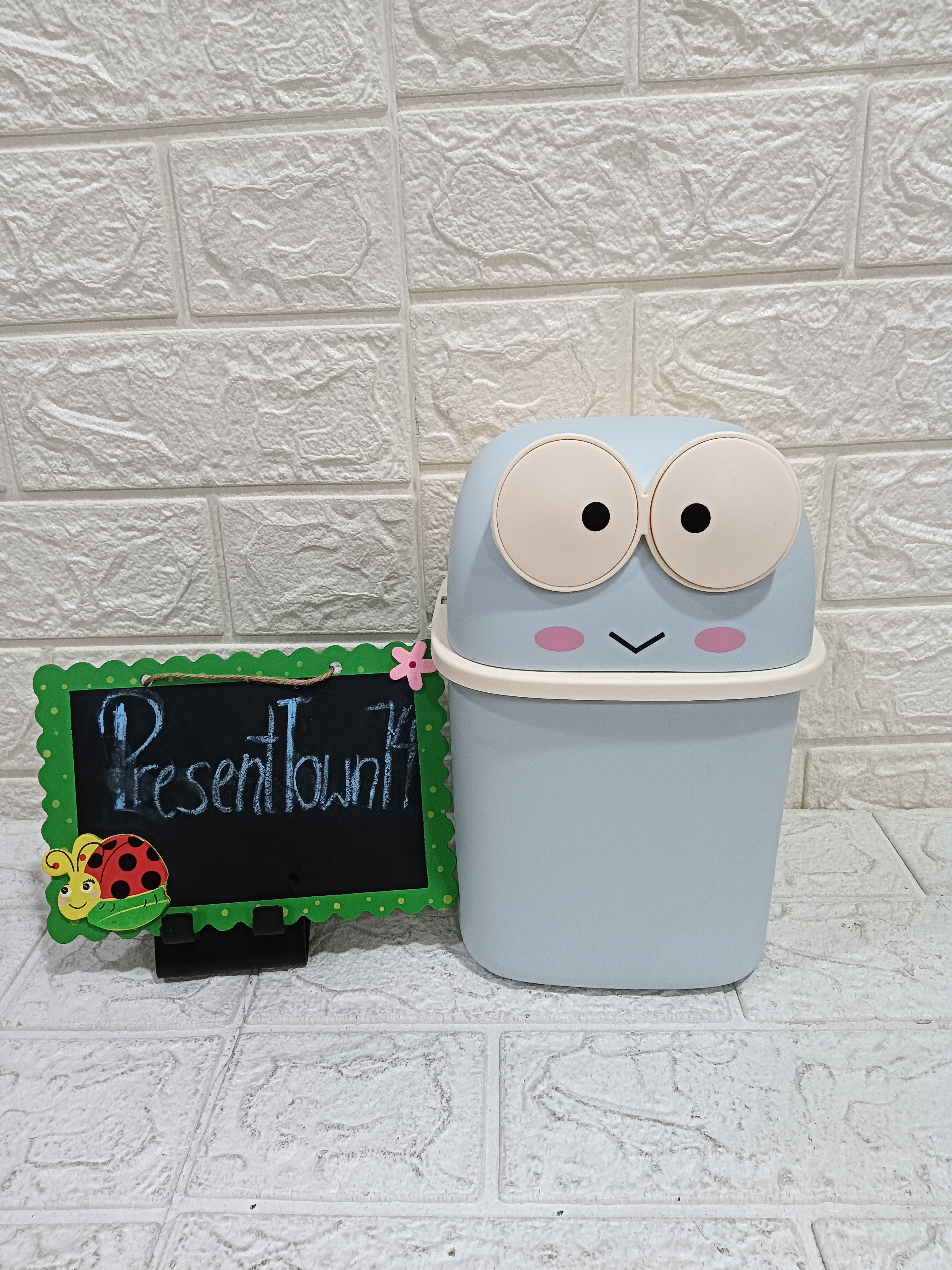 Stylish Dustbin for Kids Room